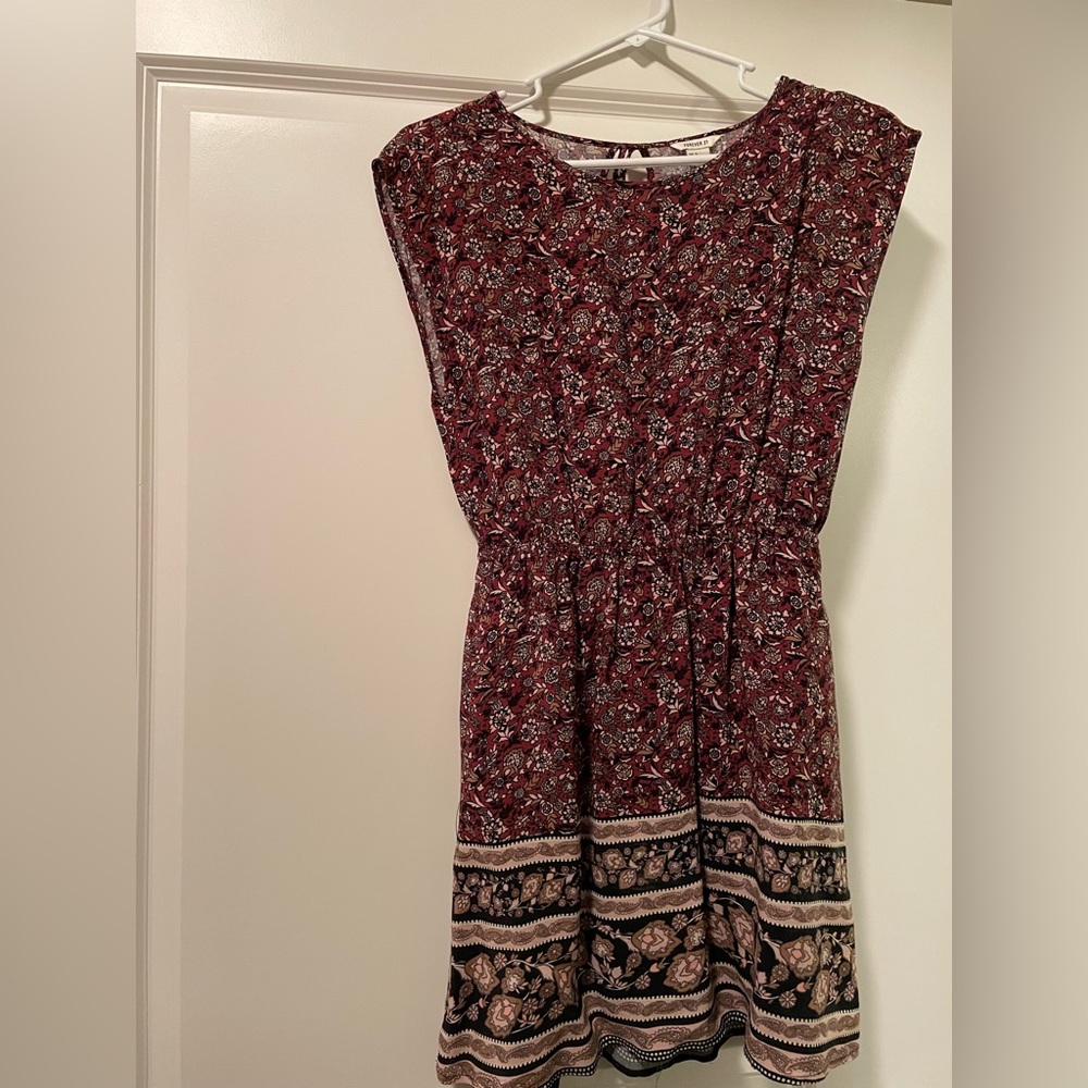 Patterned maroon dress